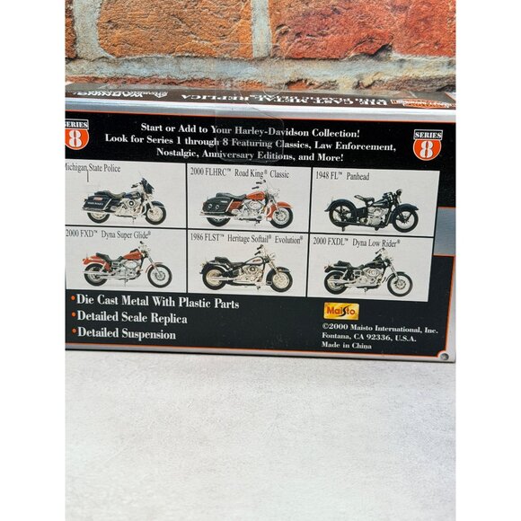Harley Davidson Motorcycle Die Cast Metal Replica 1:18 Scale Series 8 Model - Picture 3 of 3